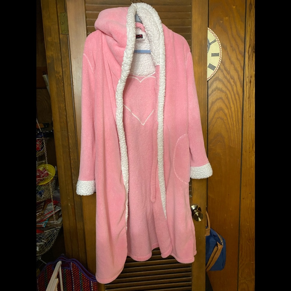 Maidenform Fluffy soft heart robe